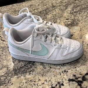 Nike Kids White and Light Green Sneakers
